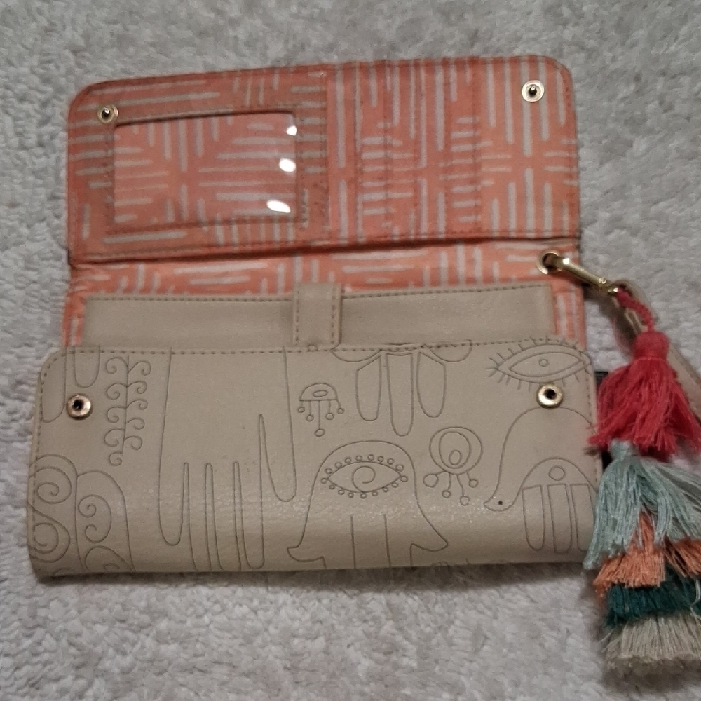 Chic Beige Clutch With Tassel — image 3 of 7